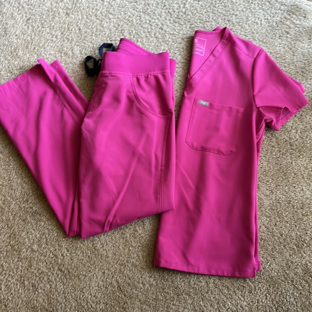 Figs Scrub Set